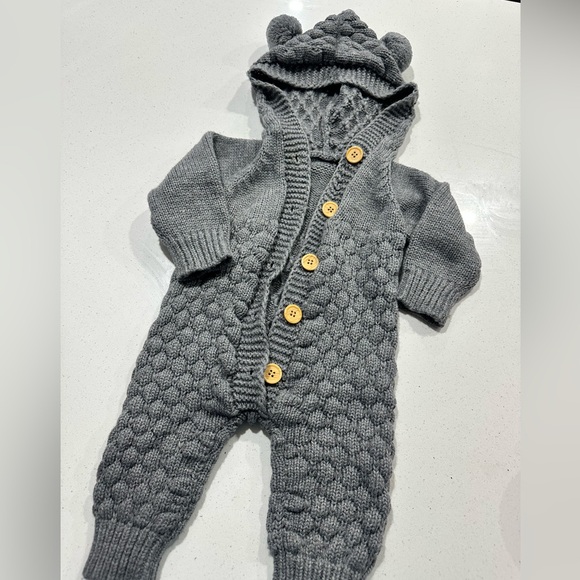 Baby suit - Picture 3 of 3